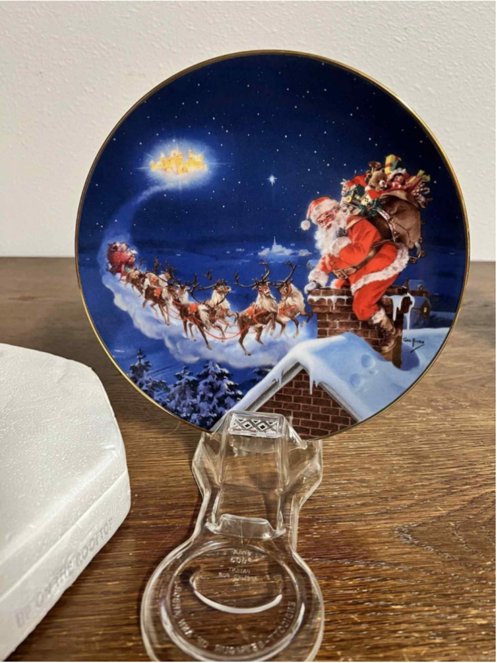 Hamilton Collection Up on the Rooftop Christmas Plate 23K Gold Rim COA & Box